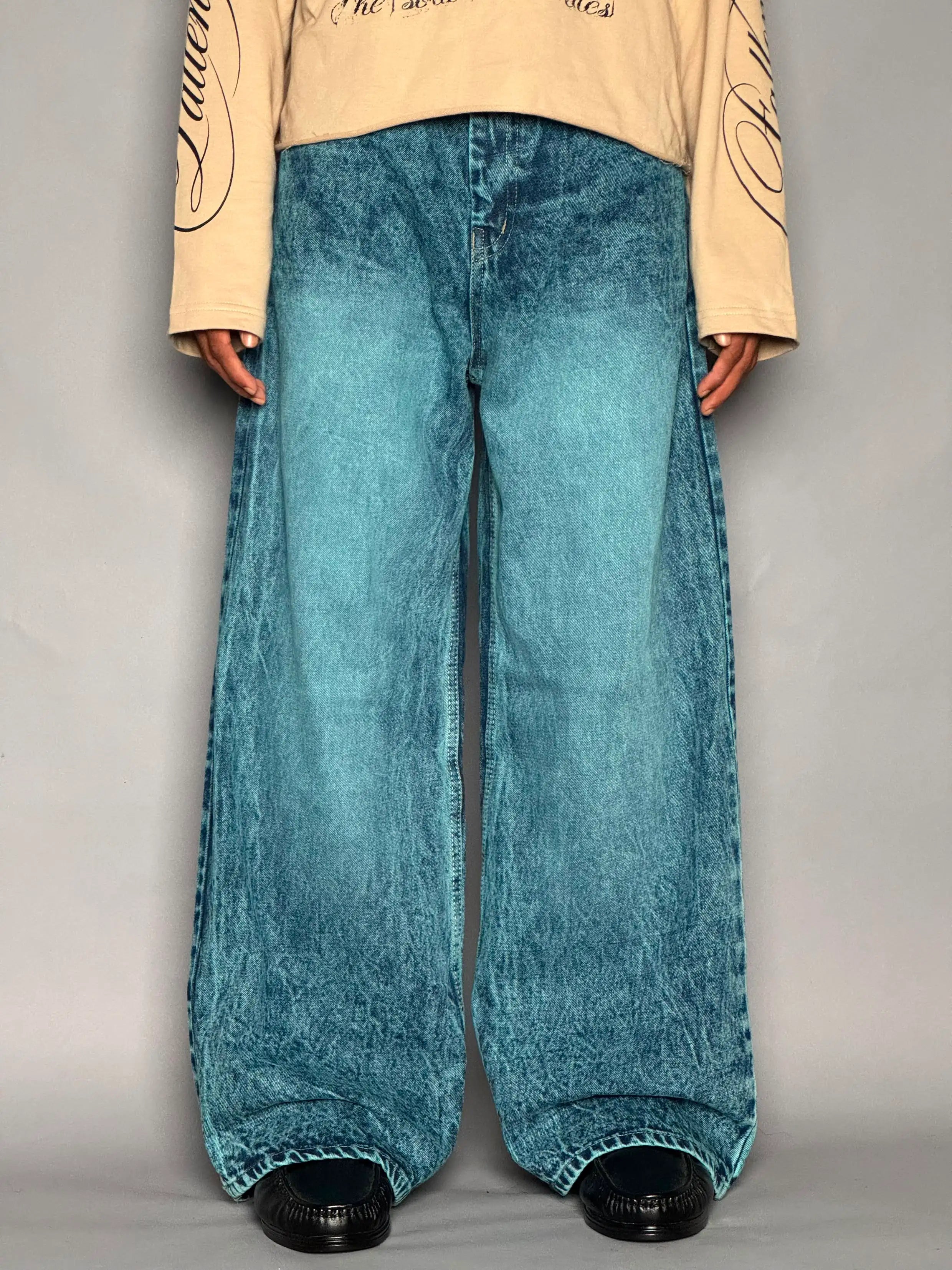 Mid-blue wash