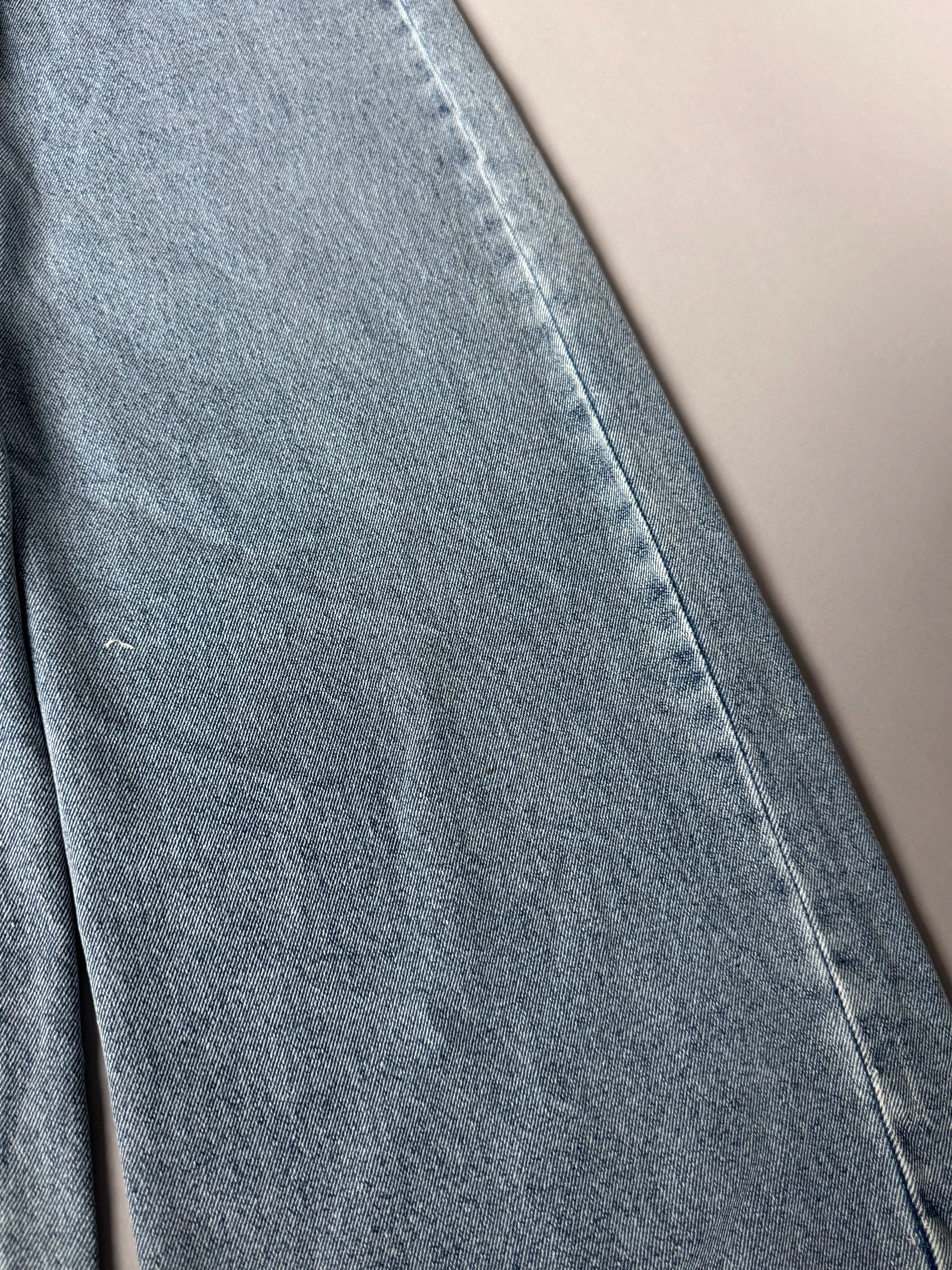 light vintage blue